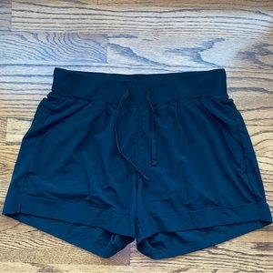 Zella Athletic Shorts in Black
